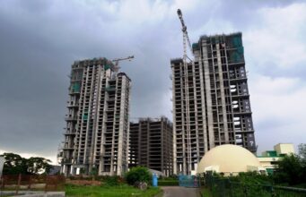 Is real estate being a good business? A toll building in the city